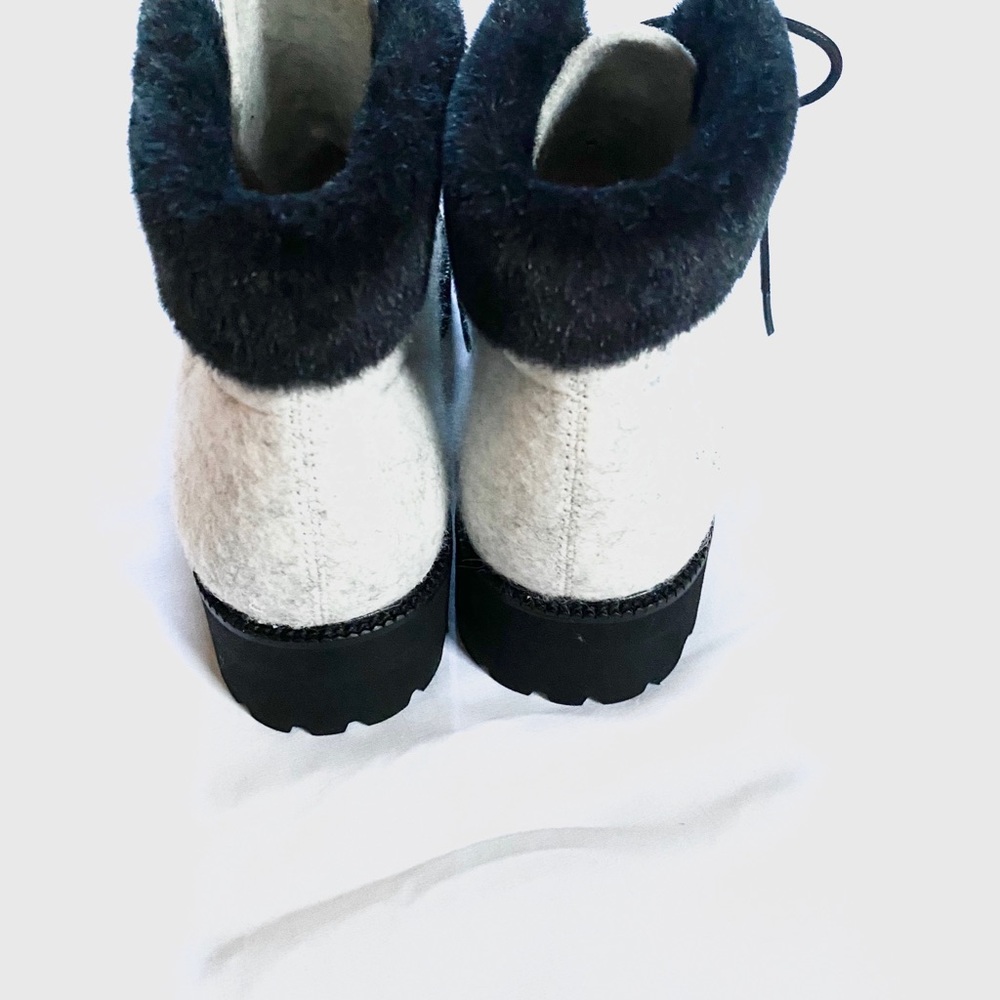 SOLD! 💚Bettye Mueller Misty Boot - Picture 5 of 9